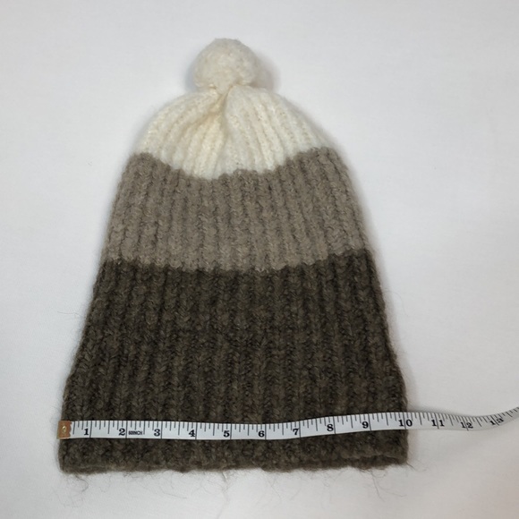 Ugg beanie winter hat O/S - Picture 7 of 9